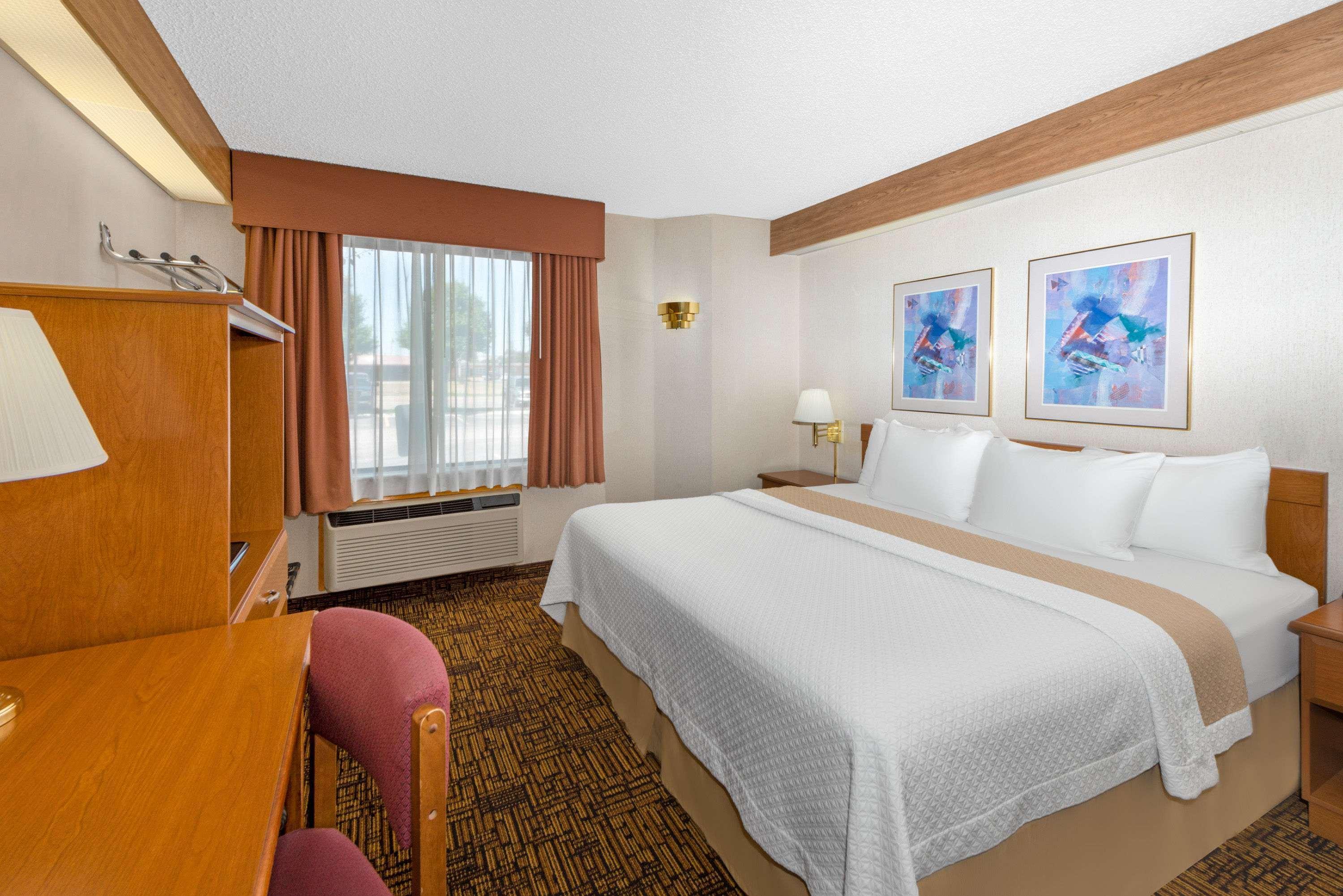 Days Inn By Wyndham Liberal Ks Екстер'єр фото